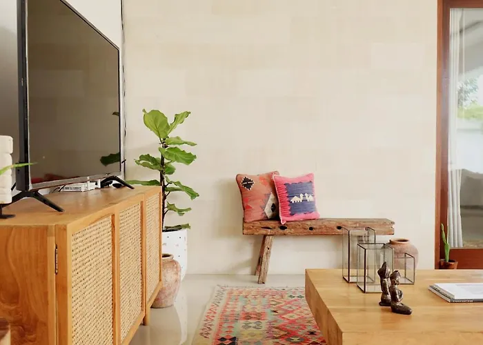 Boho Tropical 3br Villa, Berawa Canggu, Bali Чангу