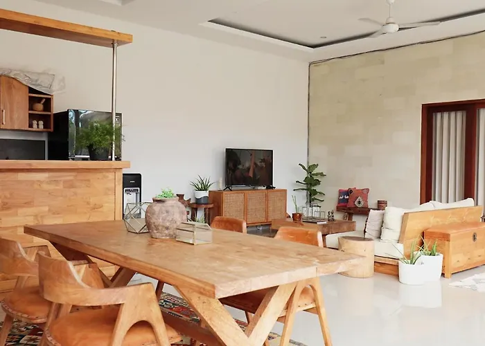 Boho Tropical 3br Villa, Berawa Canggu, Bali